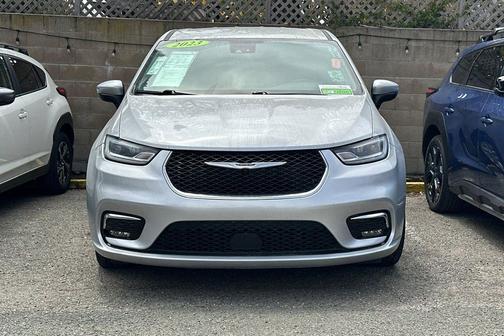 Silver Mist Clearcoat 2023 Chrysler Pacifica Touring L