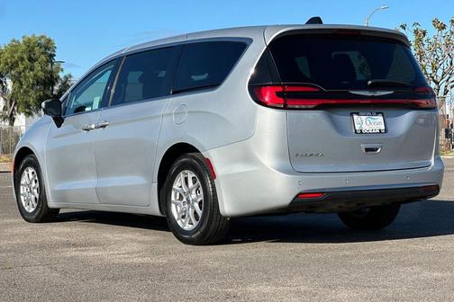 Silver Mist Clearcoat 2023 Chrysler Pacifica Touring L