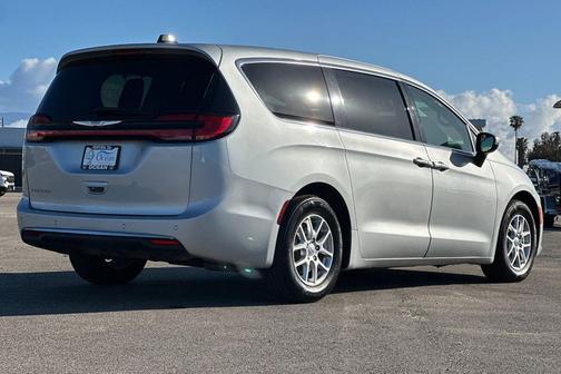 Silver Mist Clearcoat 2023 Chrysler Pacifica Touring L