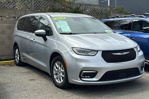 Silver Mist Clearcoat 2023 Chrysler Pacifica Touring L