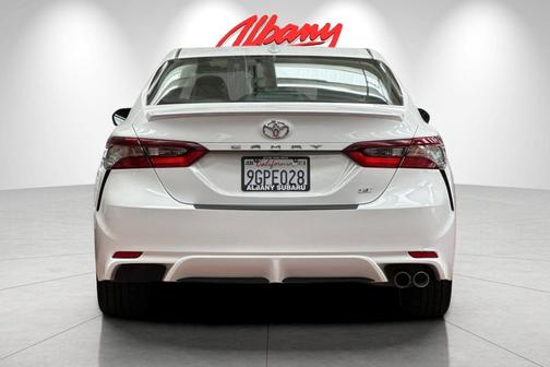 Ice 2023 Toyota Camry SE