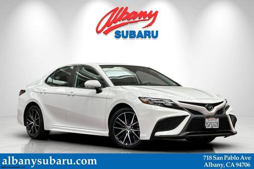 Ice 2023 Toyota Camry SE