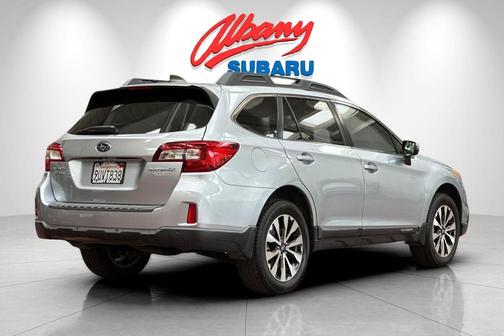 Ice Silver Metallic 2017 Subaru Outback 2.5i Limited