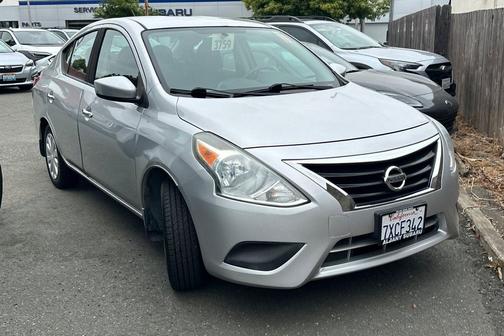 Brilliant Silver 2016 Nissan Versa 1.6 SV