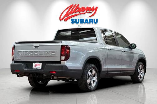 Solar Silver Metallic 2025 Honda Ridgeline RTL