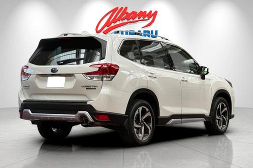 Crystal White Pearl 2023 Subaru Forester Touring