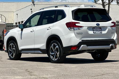 Crystal White Pearl 2023 Subaru Forester Touring