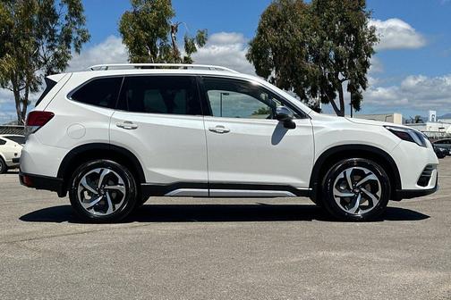 Crystal White Pearl 2023 Subaru Forester Touring