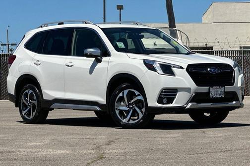 Crystal White Pearl 2023 Subaru Forester Touring