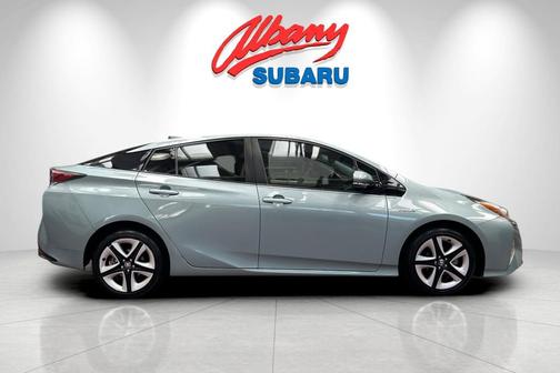 Pearl 2017 Toyota Prius Four Touring