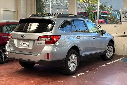 Ice Silver Metallic 2017 Subaru Outback 2.5i Premium