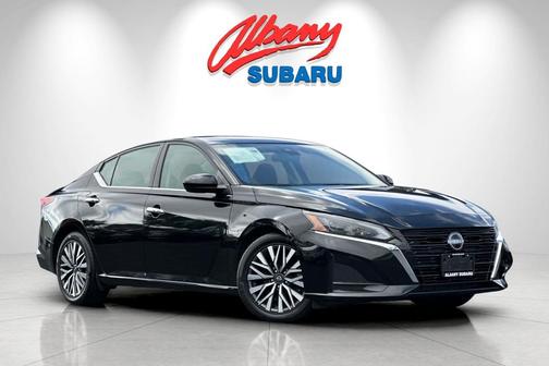 Super Black 2023 Nissan Altima 2.5 SV