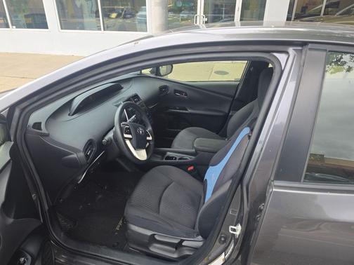 Magnetic Gray Metallic 2017 Toyota Prius Two
