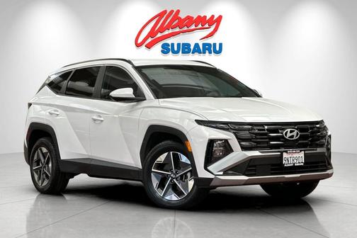 White Pearl 2025 Hyundai TUCSON SEL