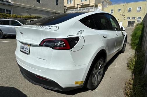 2022 Tesla Model Y Long Range Dual Motor All-Wheel Drive