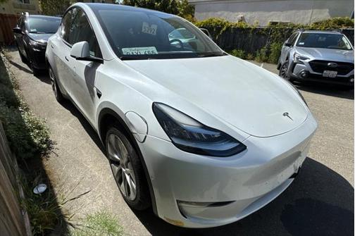 2022 Tesla Model Y Long Range Dual Motor All-Wheel Drive