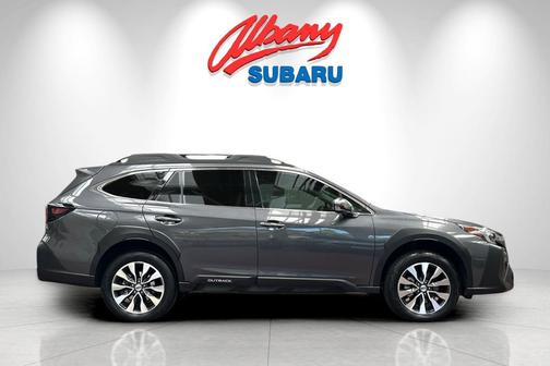 Magnetite Gray Metallic 2023 Subaru Outback Touring