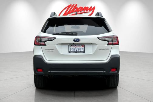 Crystal White Pearl 2023 Subaru Outback Premium