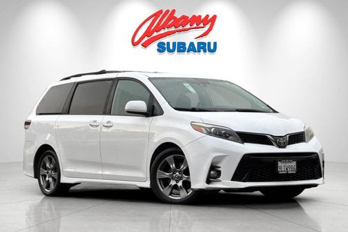 2019 Toyota Sienna SE