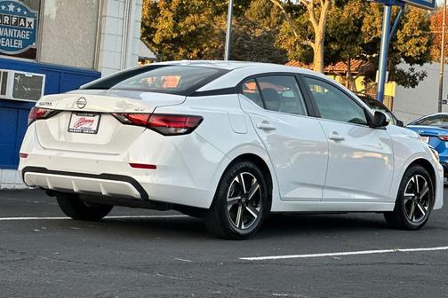 2024 Nissan Sentra SV