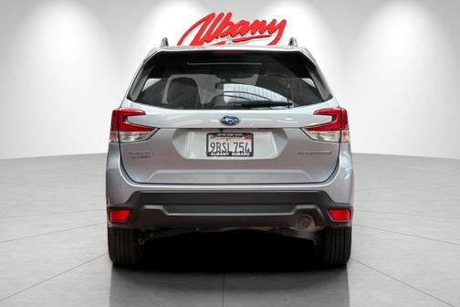 Ice Silver Metallic 2022 Subaru Forester Premium