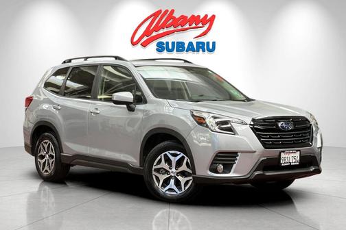 Ice Silver Metallic 2022 Subaru Forester Premium