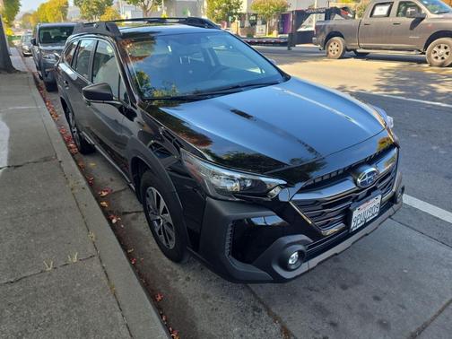Crystal Black Silica 2025 Subaru Outback Base