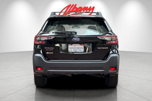 Crystal Black Silica 2025 Subaru Outback Base