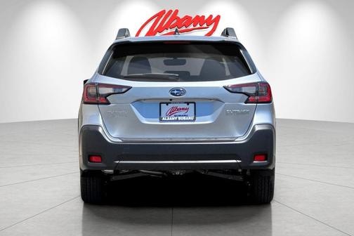 Crystal White Pearl 2025 Subaru Outback Premium