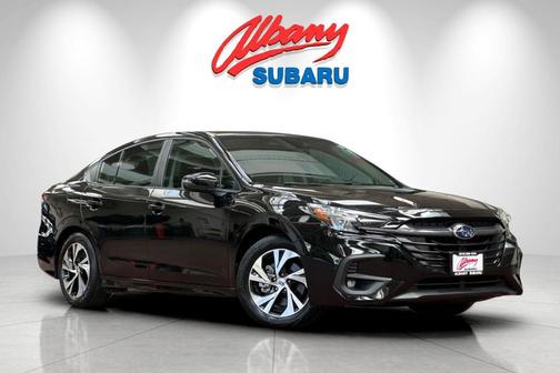 Crystal Black Silica 2025 Subaru Legacy Premium