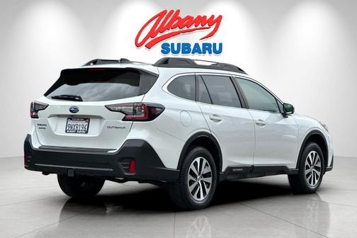 Crystal White Pearl 2022 Subaru Outback Premium