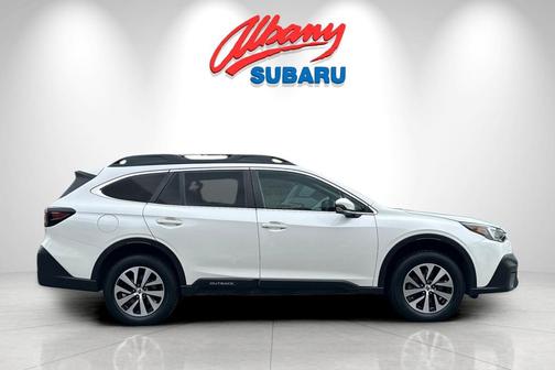 Crystal White Pearl 2022 Subaru Outback Premium