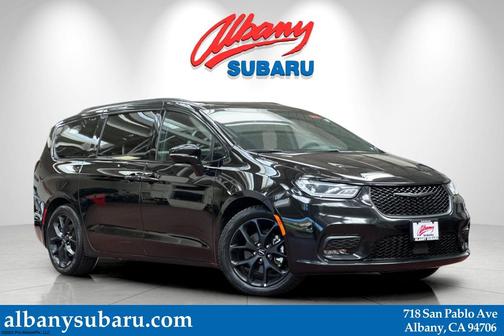 Diamond Black 2025 Chrysler Pacifica Limited