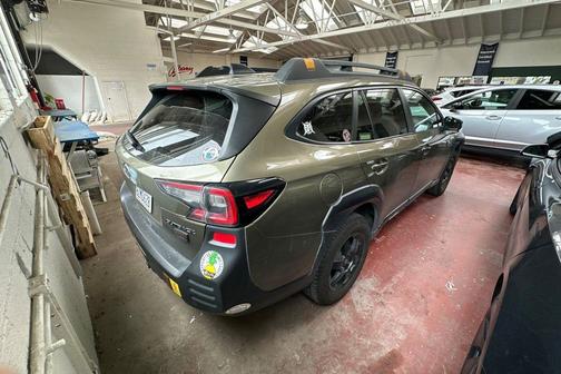 Autumn Green Metallic 2022 Subaru Outback Wilderness