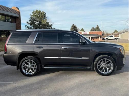 2018 Cadillac Escalade Luxury