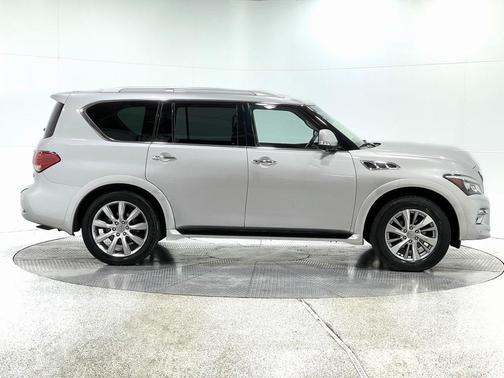 2017 INFINITI QX80 Base