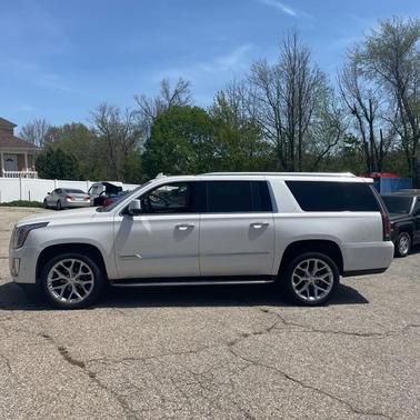 2017 Cadillac Escalade ESV Luxury