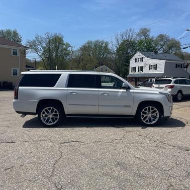 2017 Cadillac Escalade ESV Luxury