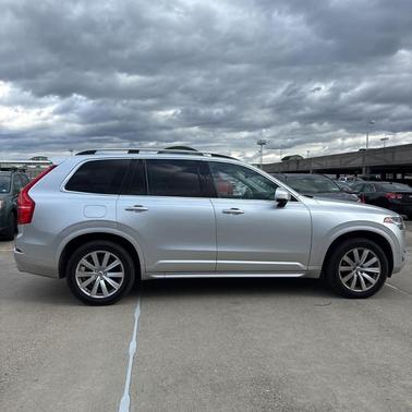 2018 Volvo XC90 T6 Momentum