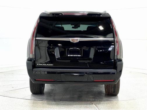 2018 Cadillac Escalade ESV Luxury