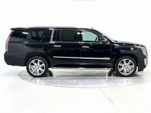 2018 Cadillac Escalade ESV Luxury