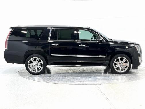 2018 Cadillac Escalade ESV Luxury