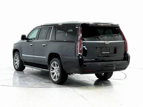 2018 Cadillac Escalade ESV Luxury