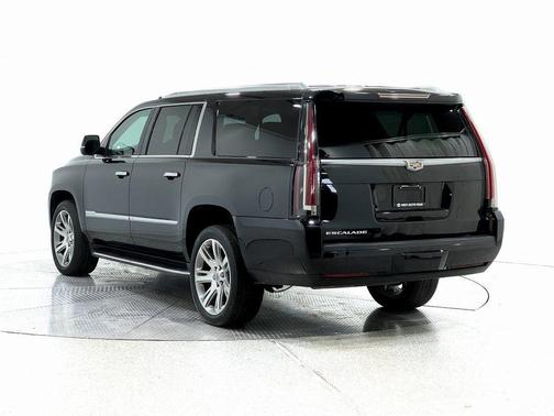 2018 Cadillac Escalade ESV Luxury