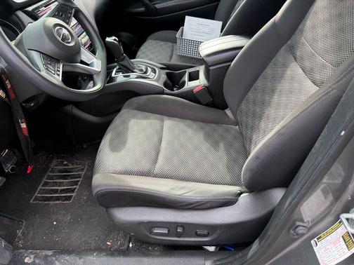 2018 Nissan Rogue Sport SV