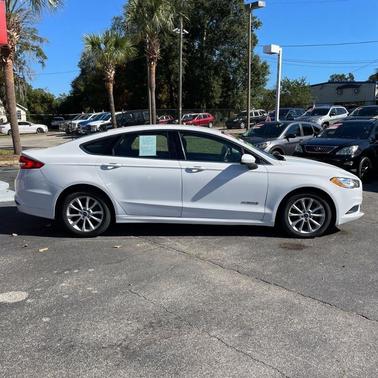 2017 Ford Fusion Hybrid SE