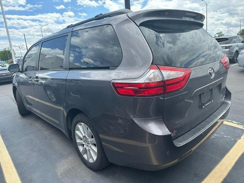 2016 Toyota Sienna XLE Premium