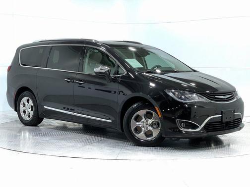 2018 Chrysler Pacifica Hybrid Limited