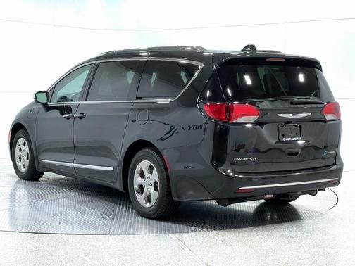 2018 Chrysler Pacifica Hybrid Limited
