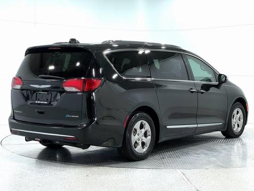 2018 Chrysler Pacifica Hybrid Limited
